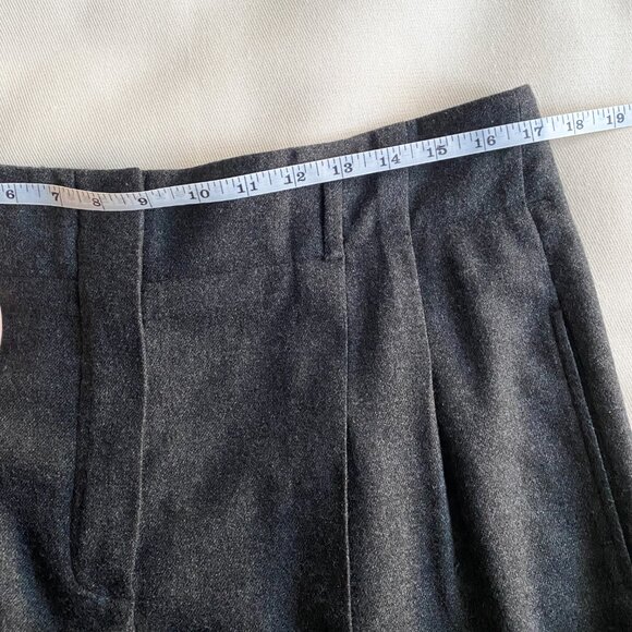 Loro Piana Wide Leg Pleated Grey Cashmere Trousers, size 46IT. - Picture 4 of 7